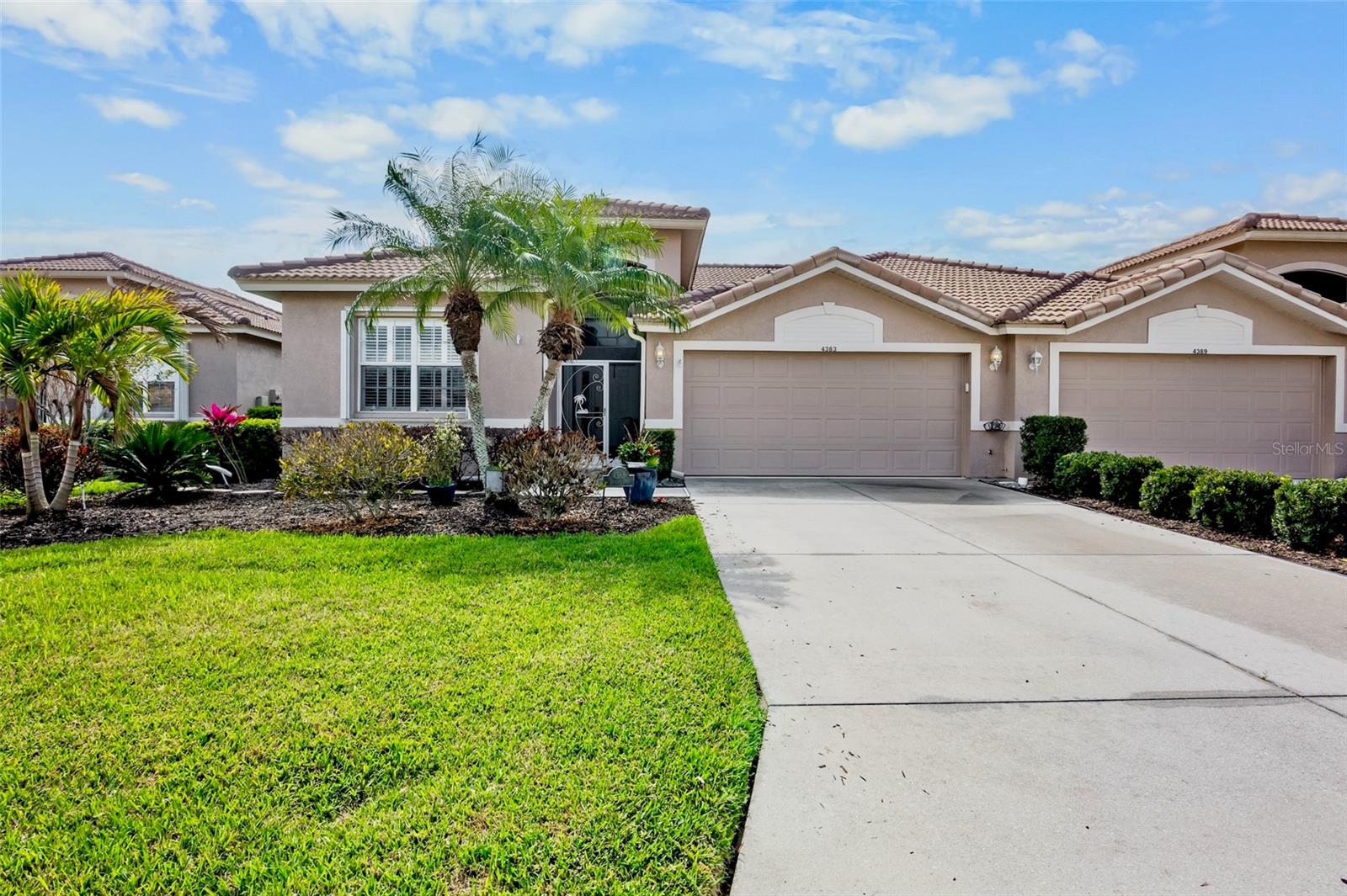 Photo of 4383 SAMOSET DRIVE SARASOTA FL 34241
