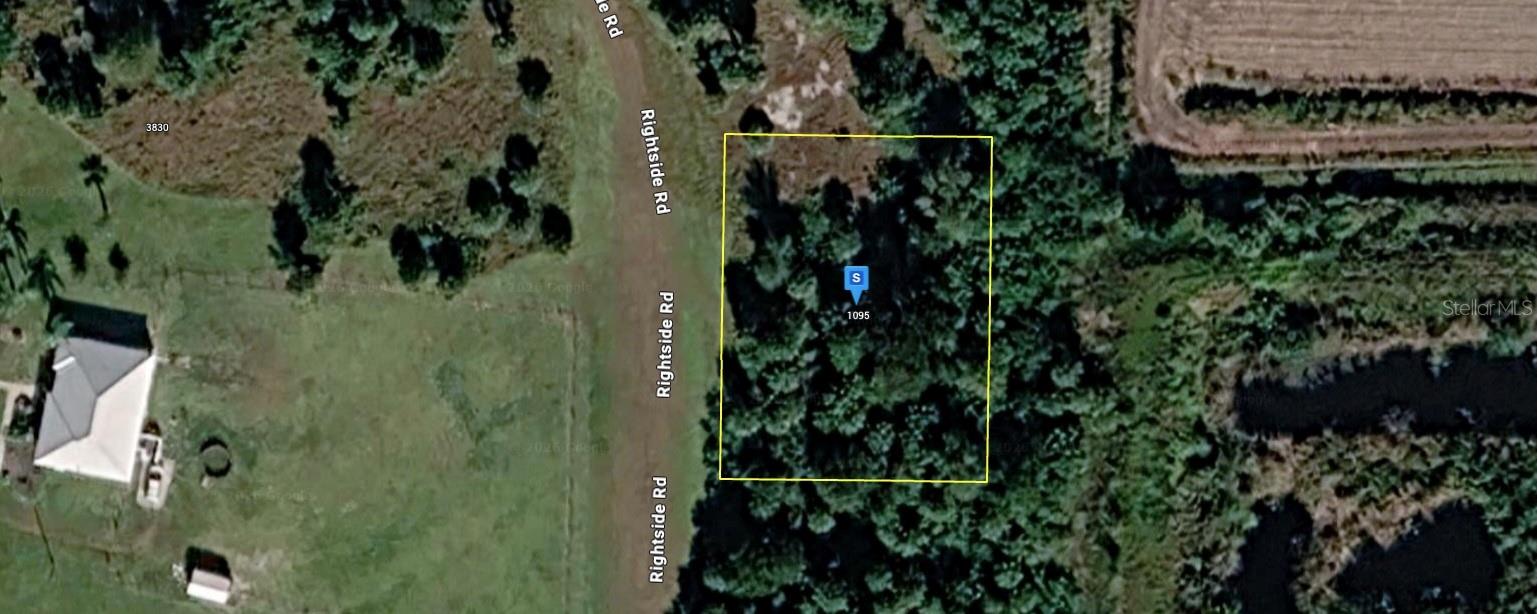 Photo of 1095 RIGHT SIDE ROAD MOORE HAVEN FL 33471