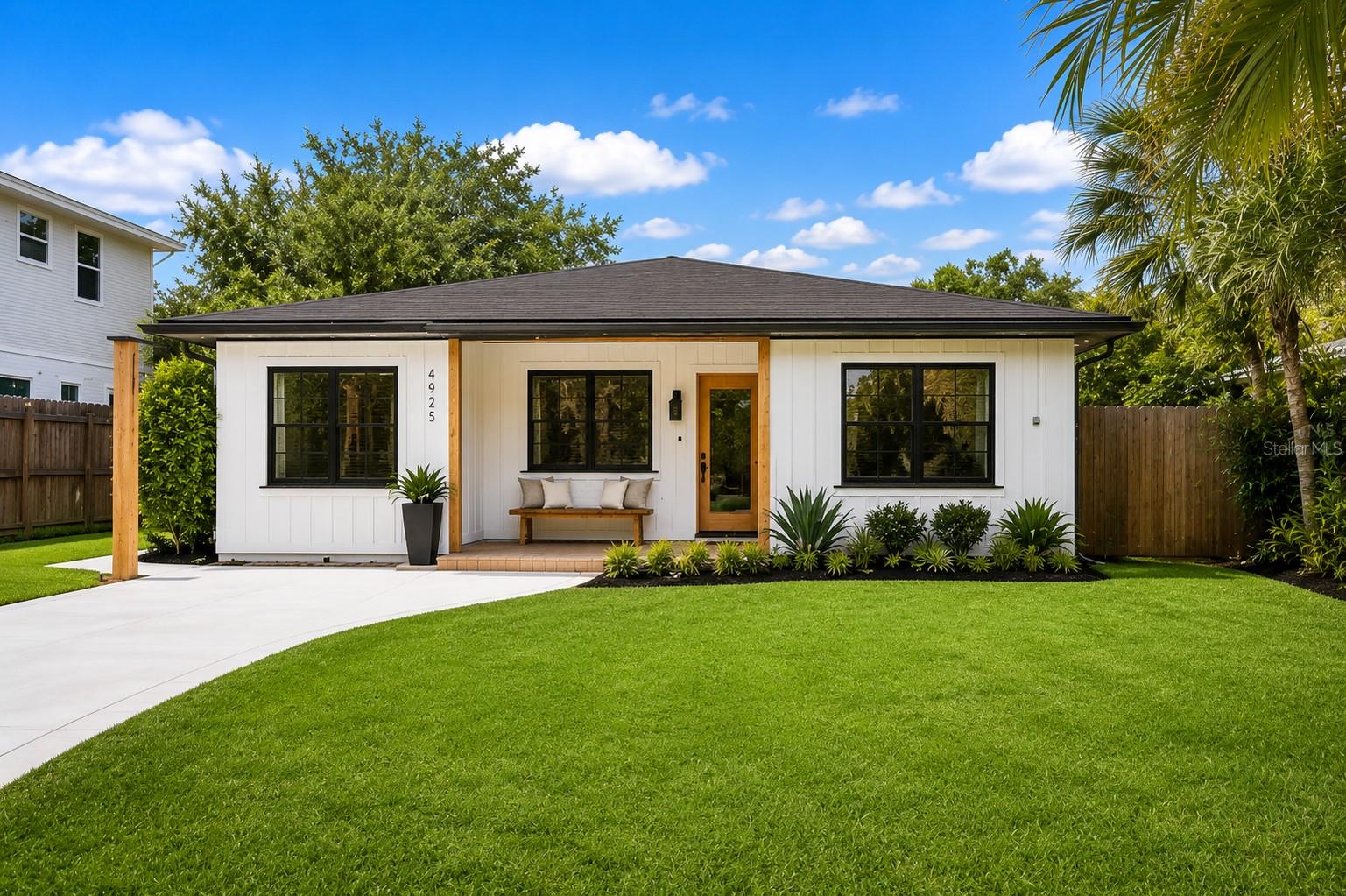Photo of 4925 REMINGTON DRIVE SARASOTA FL 34234