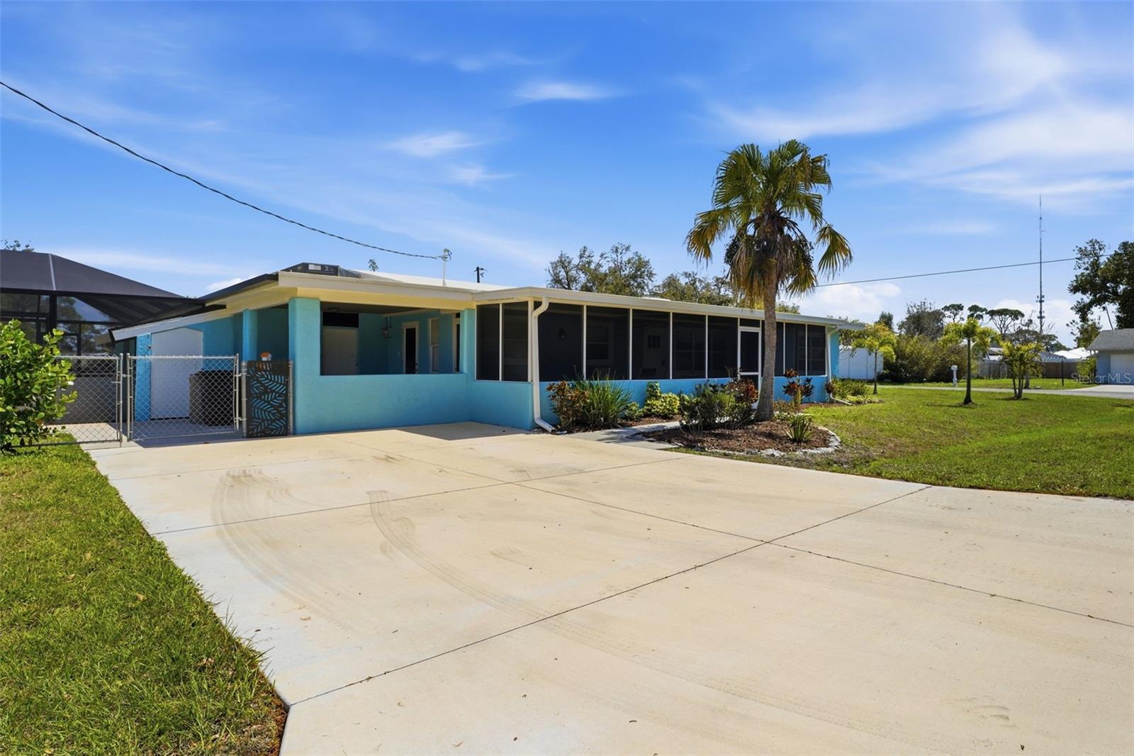 Photo of 2400 PINE COURT NOKOMIS FL 34275
