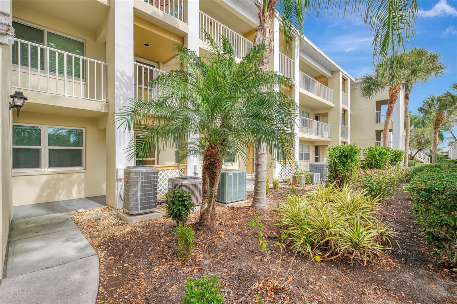 Photo of 433 CERROMAR LANE #341 VENICE FL 34293