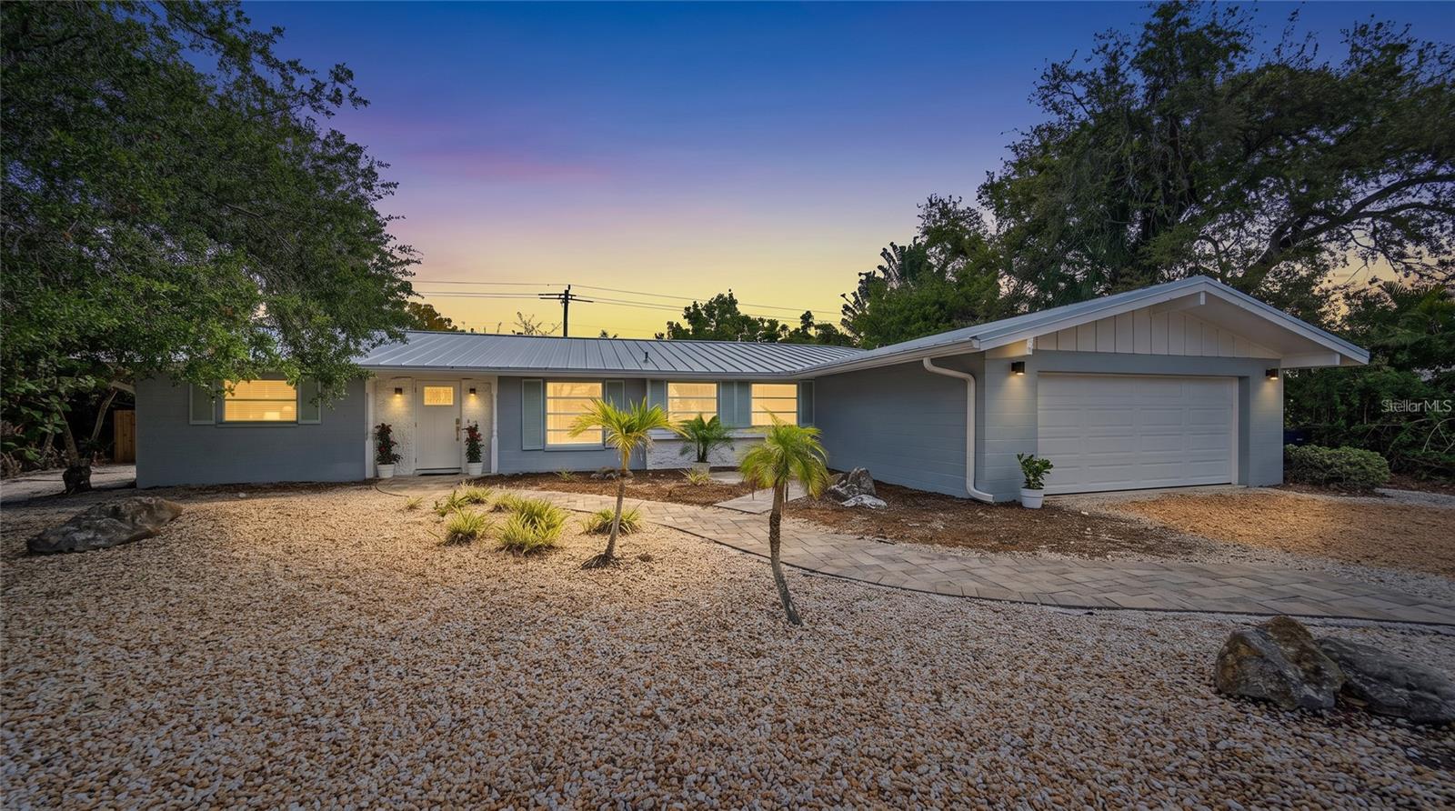 Photo of 611 VENICE LANE SARASOTA FL 34242