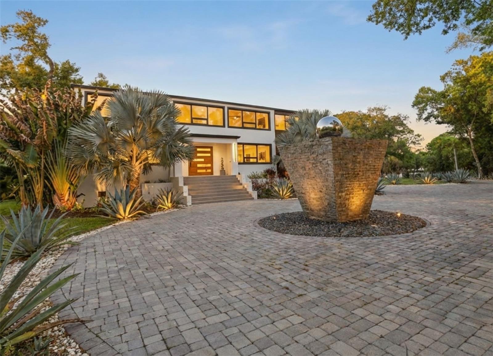 Photo of 4942 HUBNER CIRCLE SARASOTA FL 34241