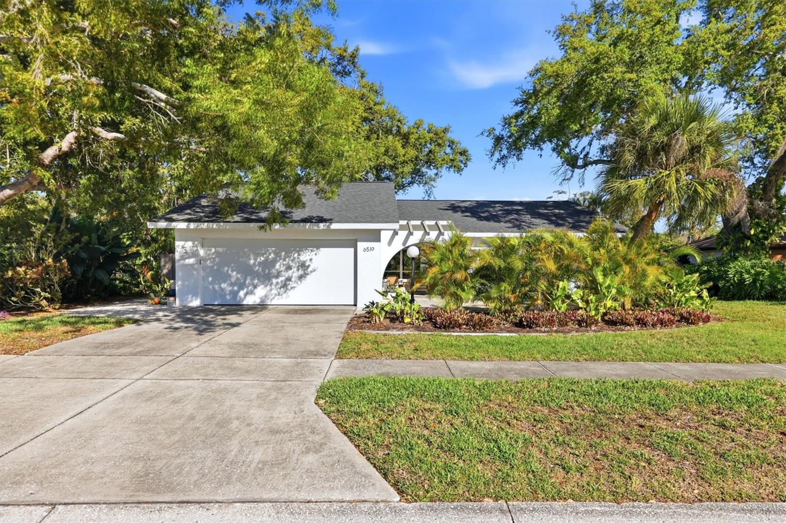 Photo of 6519 WATERFORD CIRCLE SARASOTA FL 34238