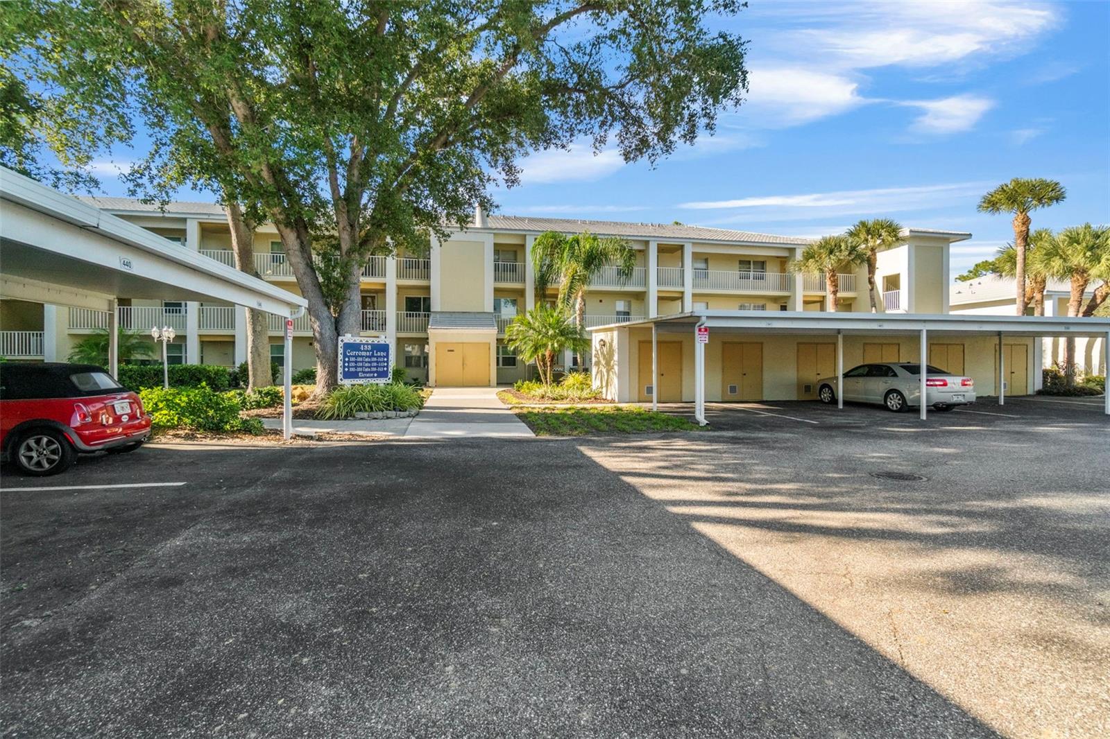 Photo of 433 CERROMAR LANE #441 VENICE FL 34293