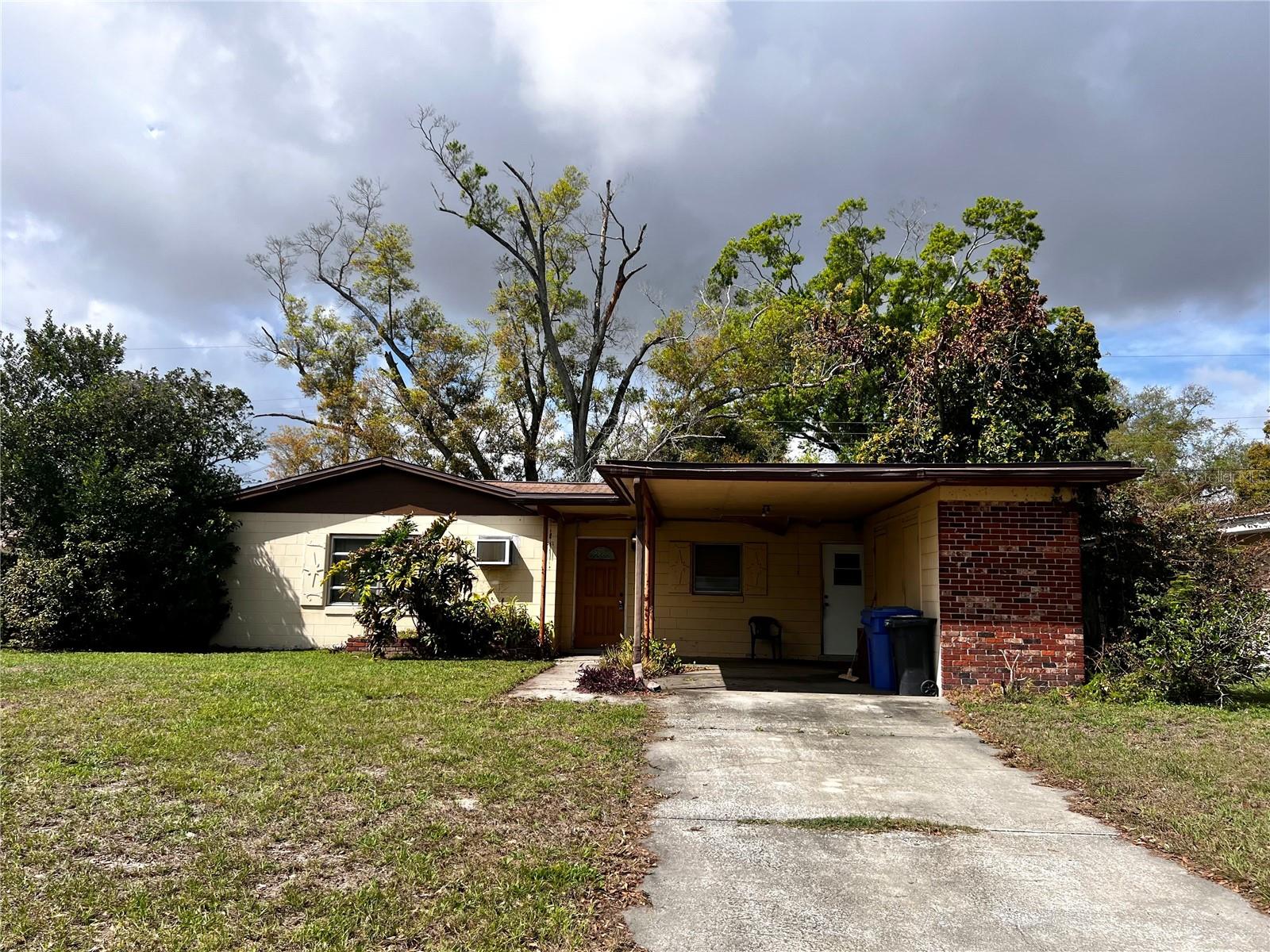 Photo of 7808 N WOODLYNNE AVENUE TAMPA FL 33614