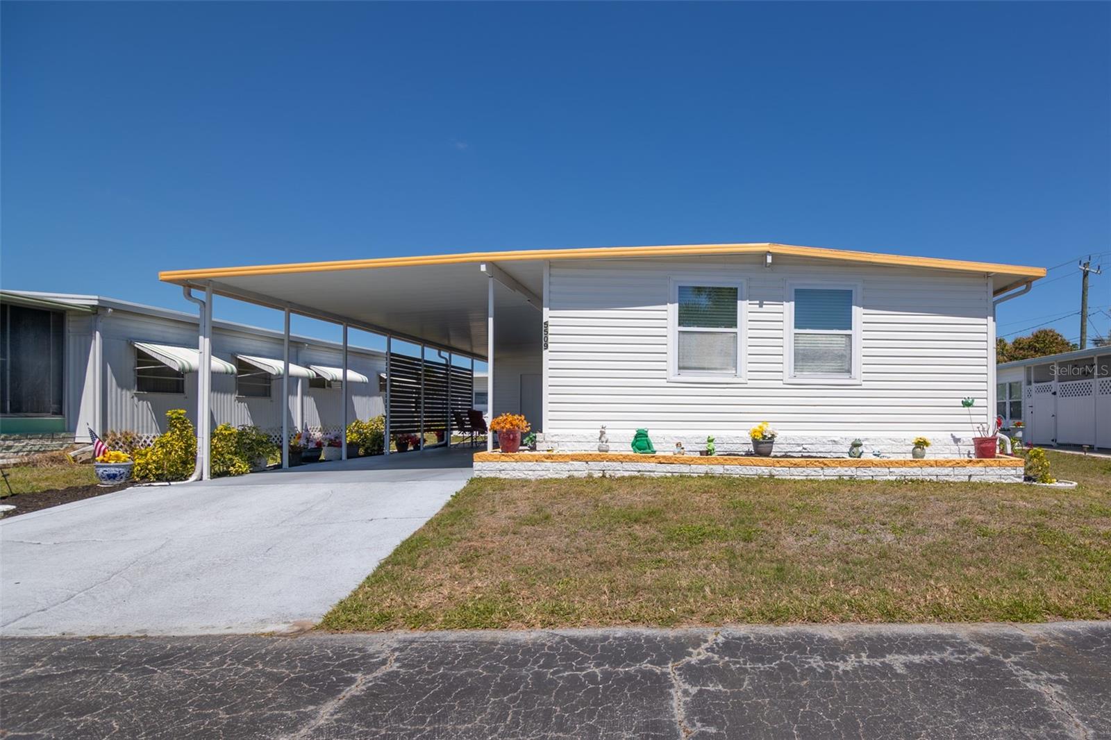 Photo of 5509 BERMUDA COURT BRADENTON FL 34207