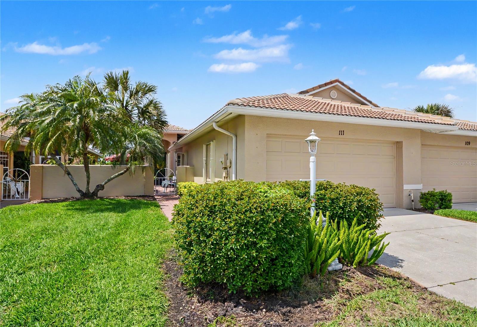 Photo of 111 AUBURN WOODS CIRCLE VENICE FL 34292