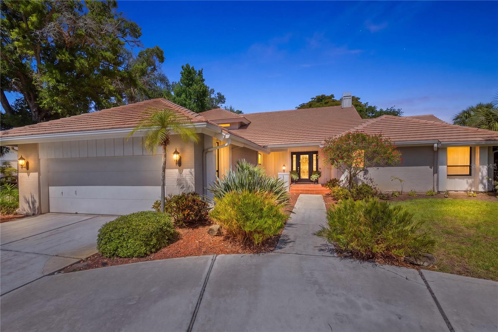 Photo of 4937 LANDINGS COURT SARASOTA FL 34231