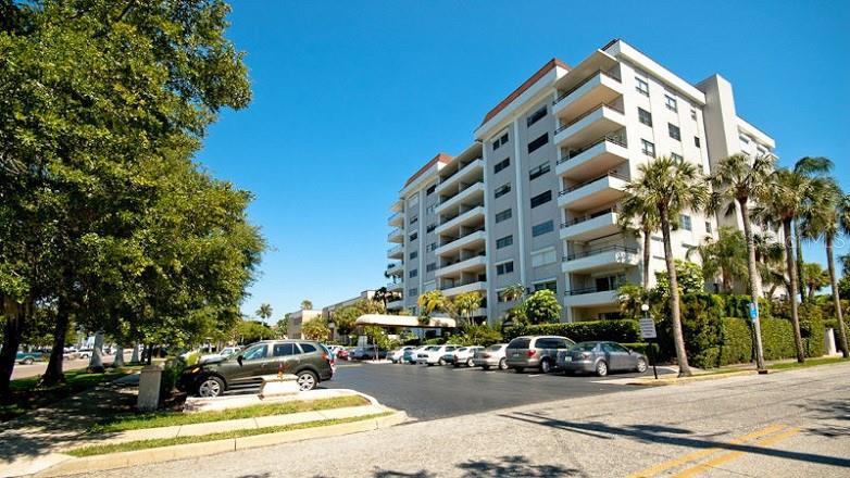 Photo of 1400 BARCARROTA BOULEVARD #201 BRADENTON FL 34205