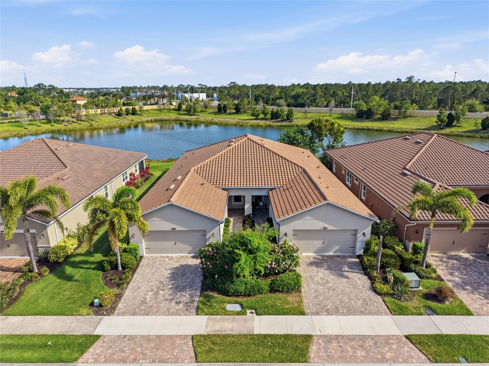 Photo of 11929 TAPESTRY LN VENICE FL 34293