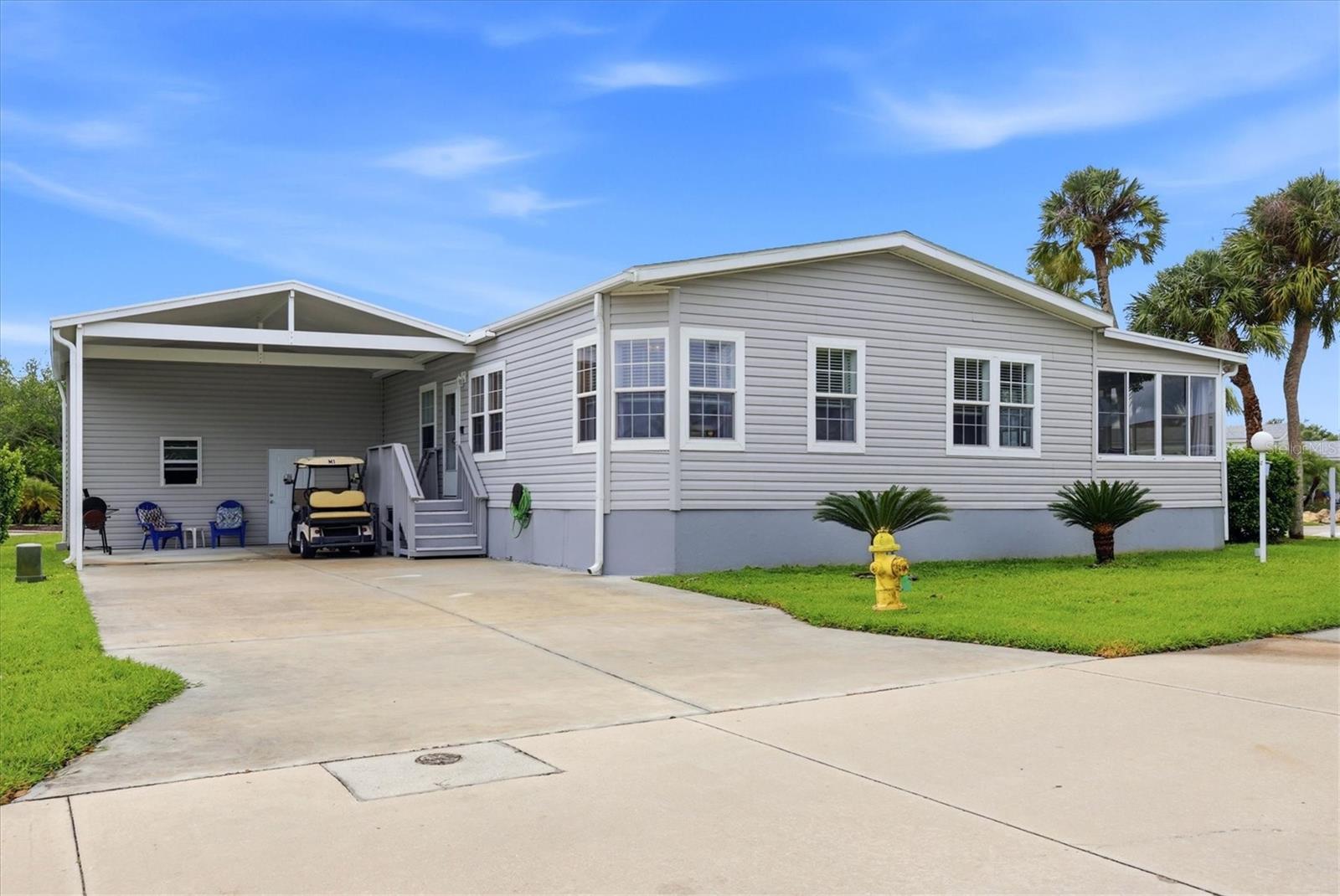 Photo of 1 MEADOW CIRCLE ELLENTON FL 34222
