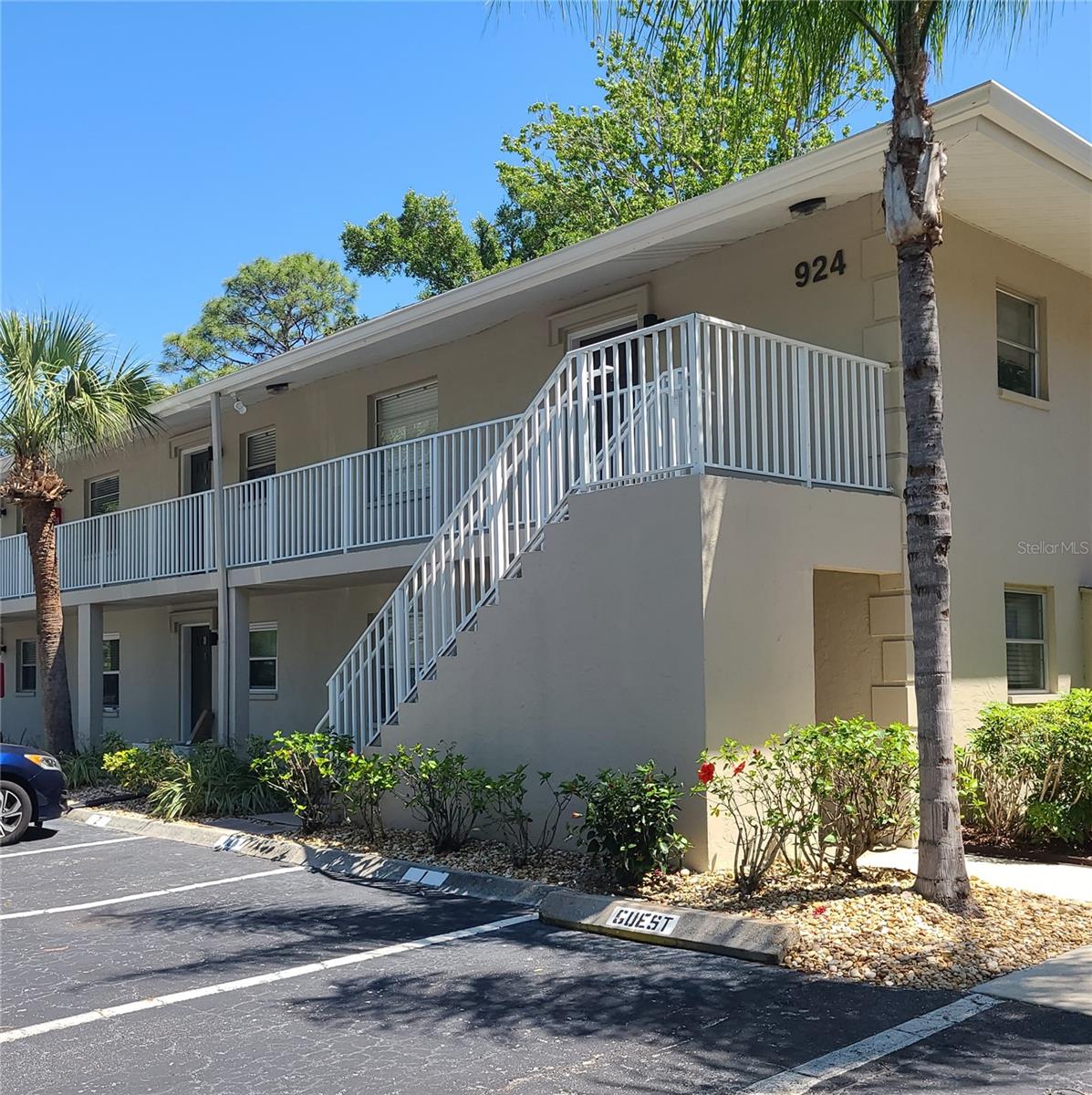 Photo of 924 LA COSTA CIRCLE #4 SARASOTA FL 34237