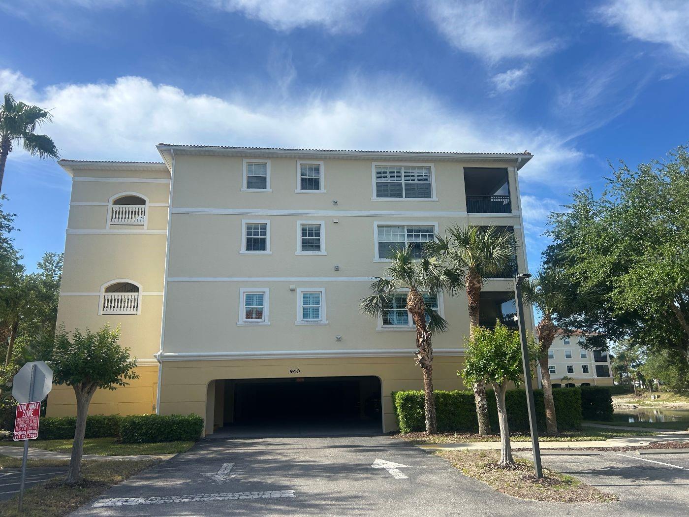 Photo of 940 COOPER STREET #302 VENICE FL 34285