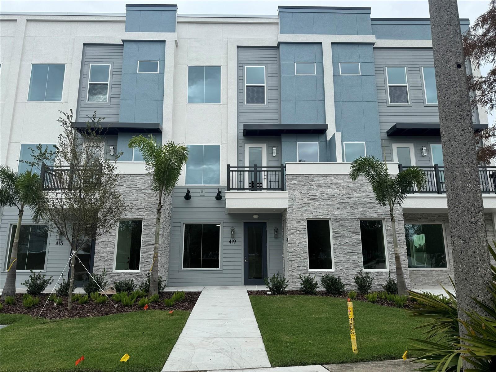 Photo of 419 MIKE ROBERTO WAY OVIEDO FL 32765