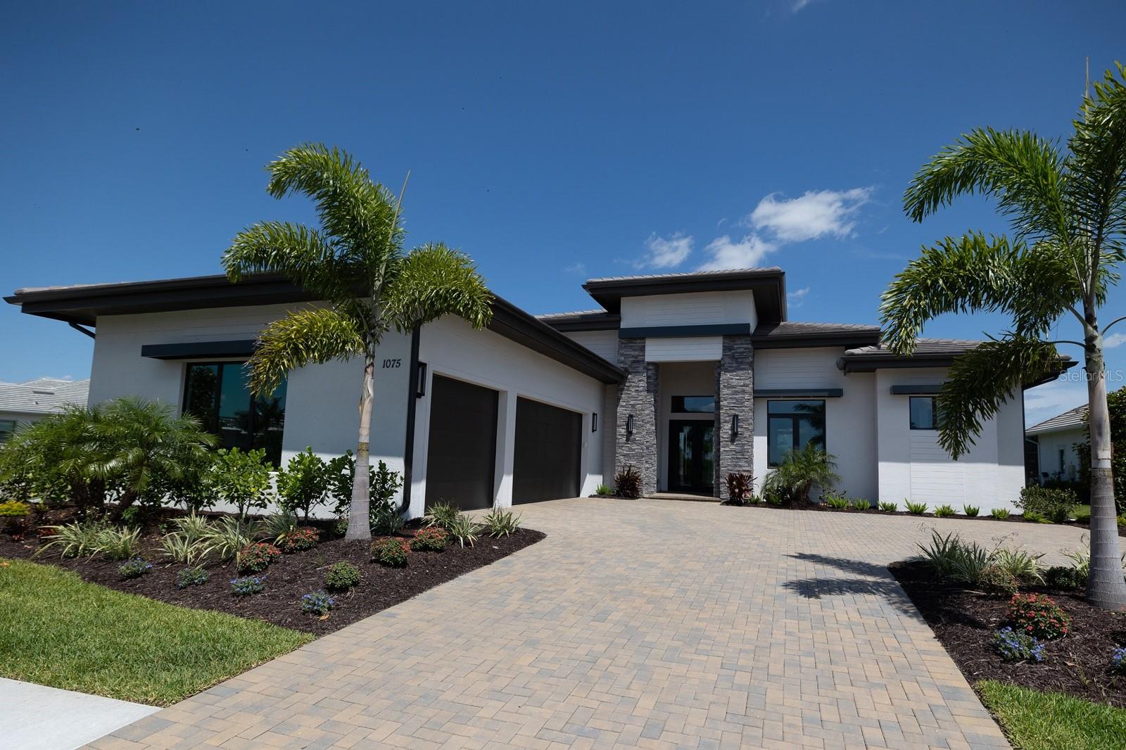 Photo of 1075 BLUE SHELL LOOP SARASOTA FL 34240