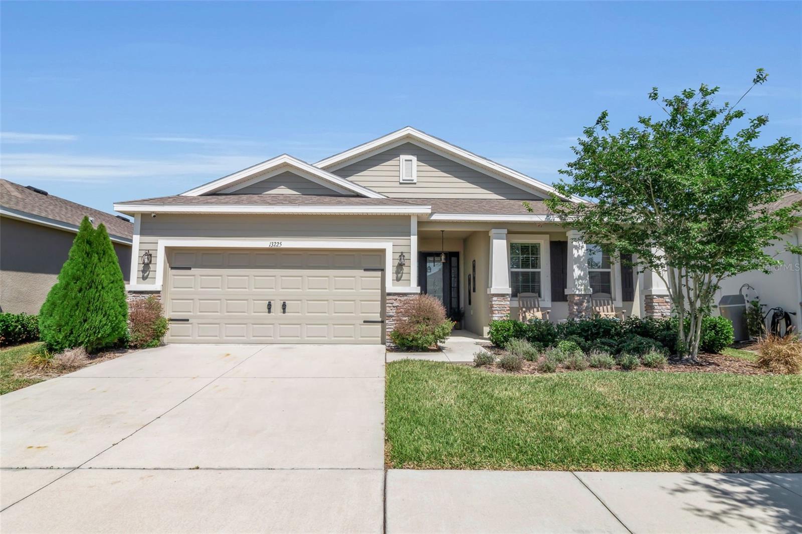 Photo of 13225 WATERLEAF GARDEN CIRCLE RIVERVIEW FL 33579