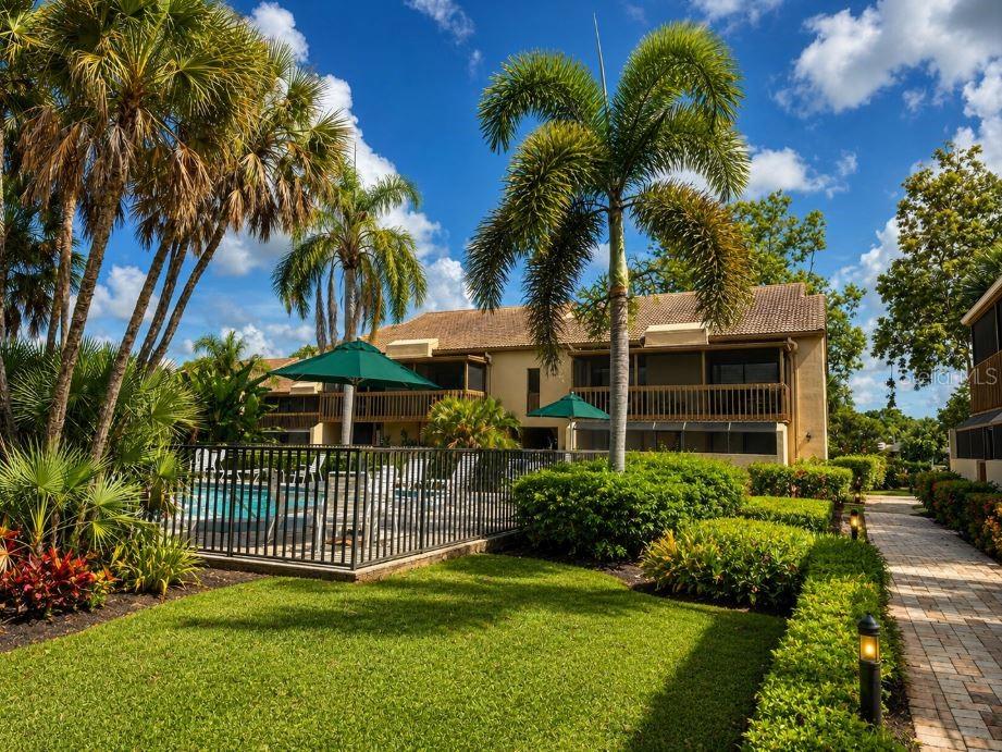 Photo of 3033 WILLOW GREEN #10 SARASOTA FL 34235