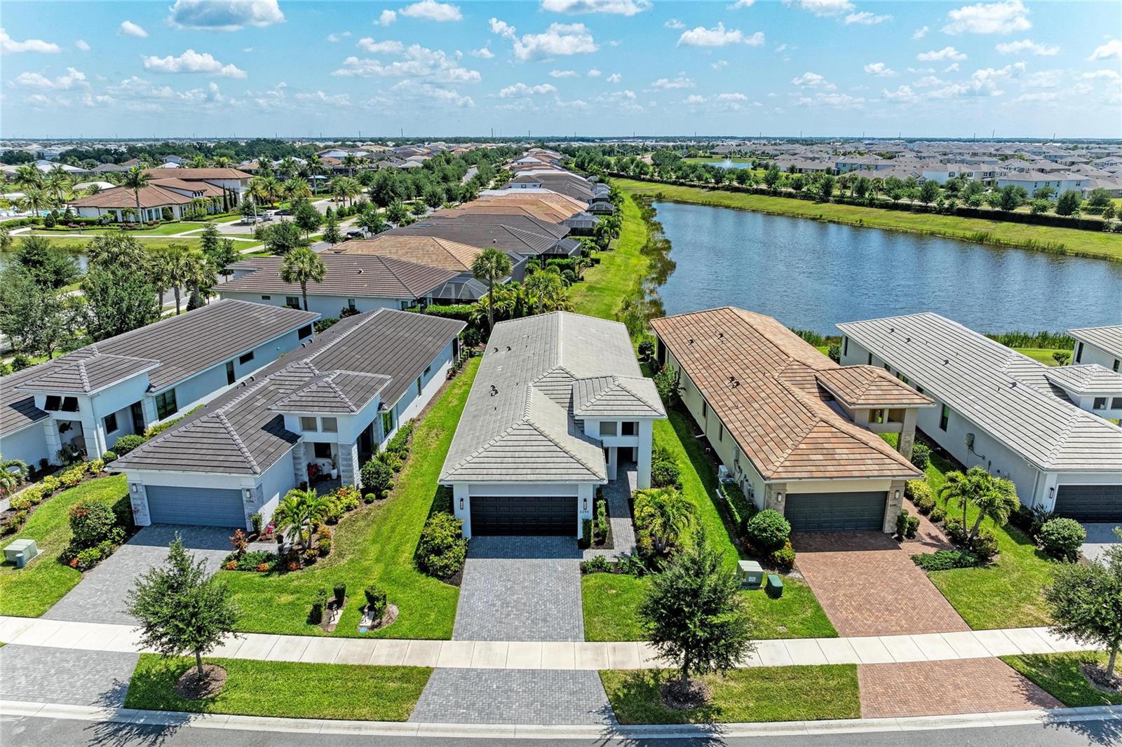 Photo of 5290 BARNETT CIRCLE BRADENTON FL 34211