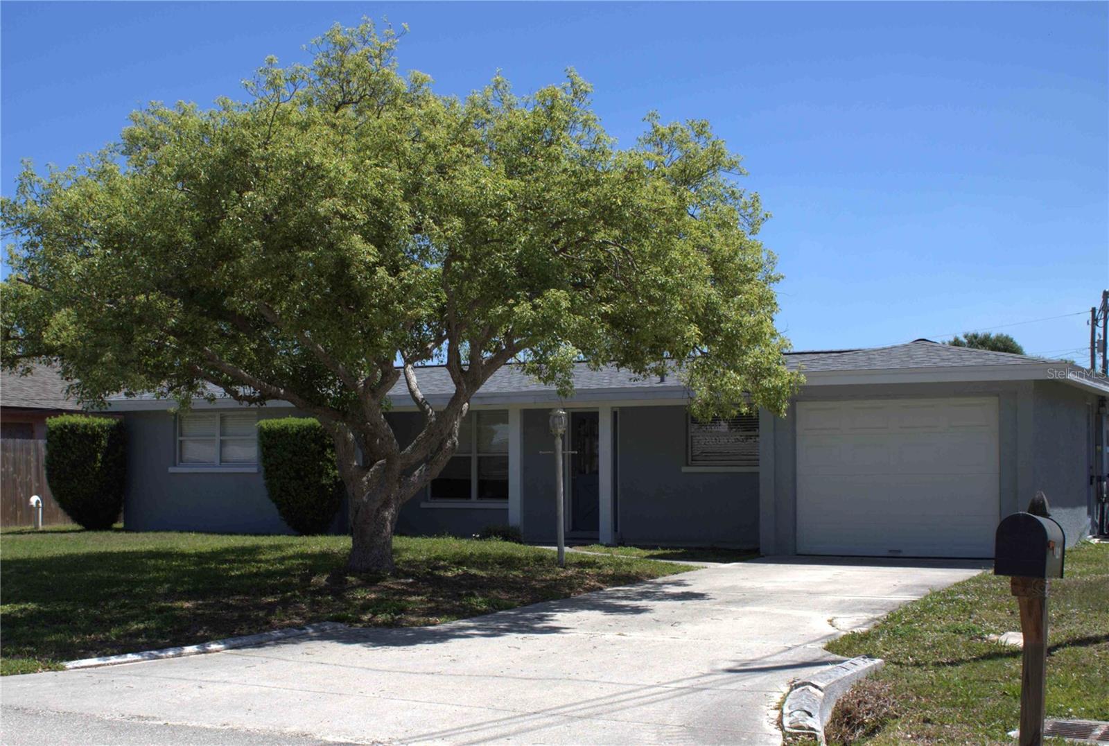Photo of 3219 CAMBRIDGE DRIVE SARASOTA FL 34232