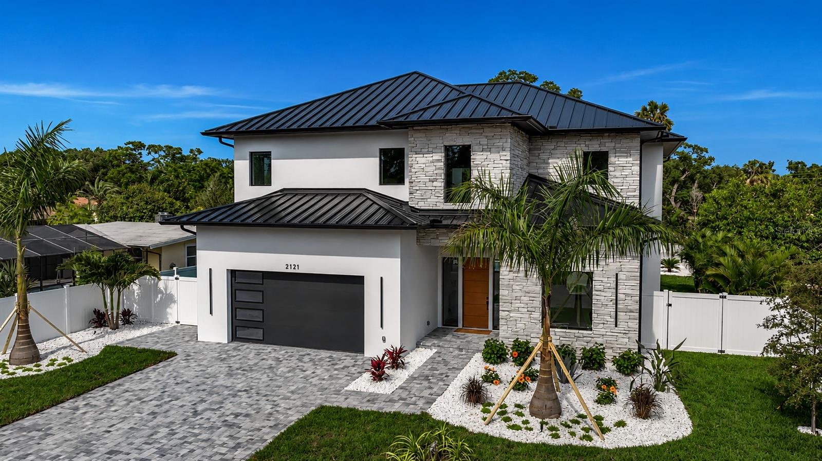 Photo of 2121 CLEMATIS COURT SARASOTA FL 34239