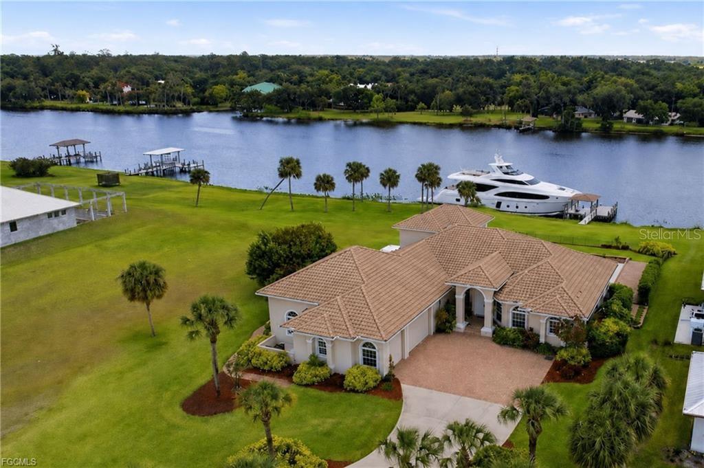 Photo of 2504 CALOOSA SHORES DRIVE LABELLE FL 33935