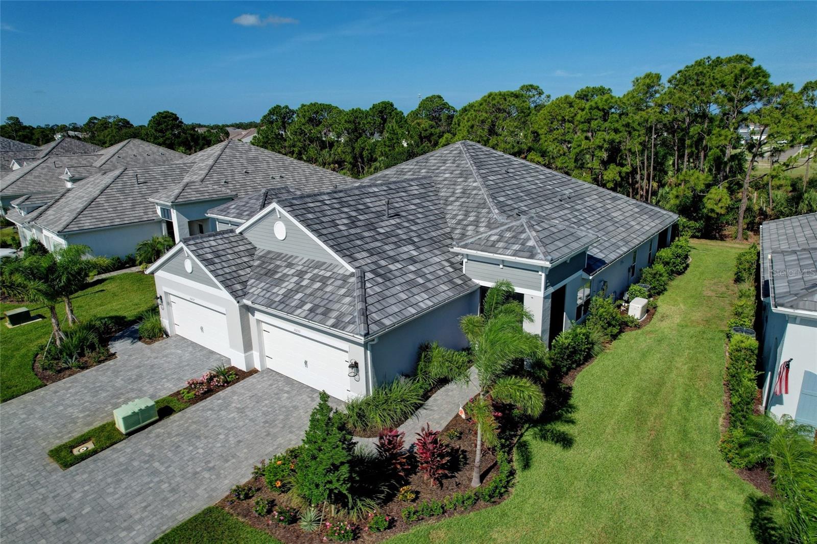 Photo of 10233 LAKE WALES CIRCLE SARASOTA FL 34241