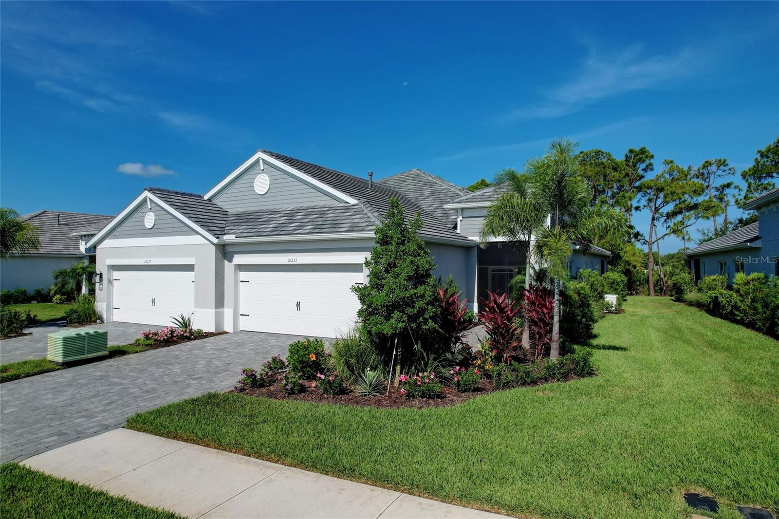 Photo of 10233 LAKE WALES CIRCLE SARASOTA FL 34241