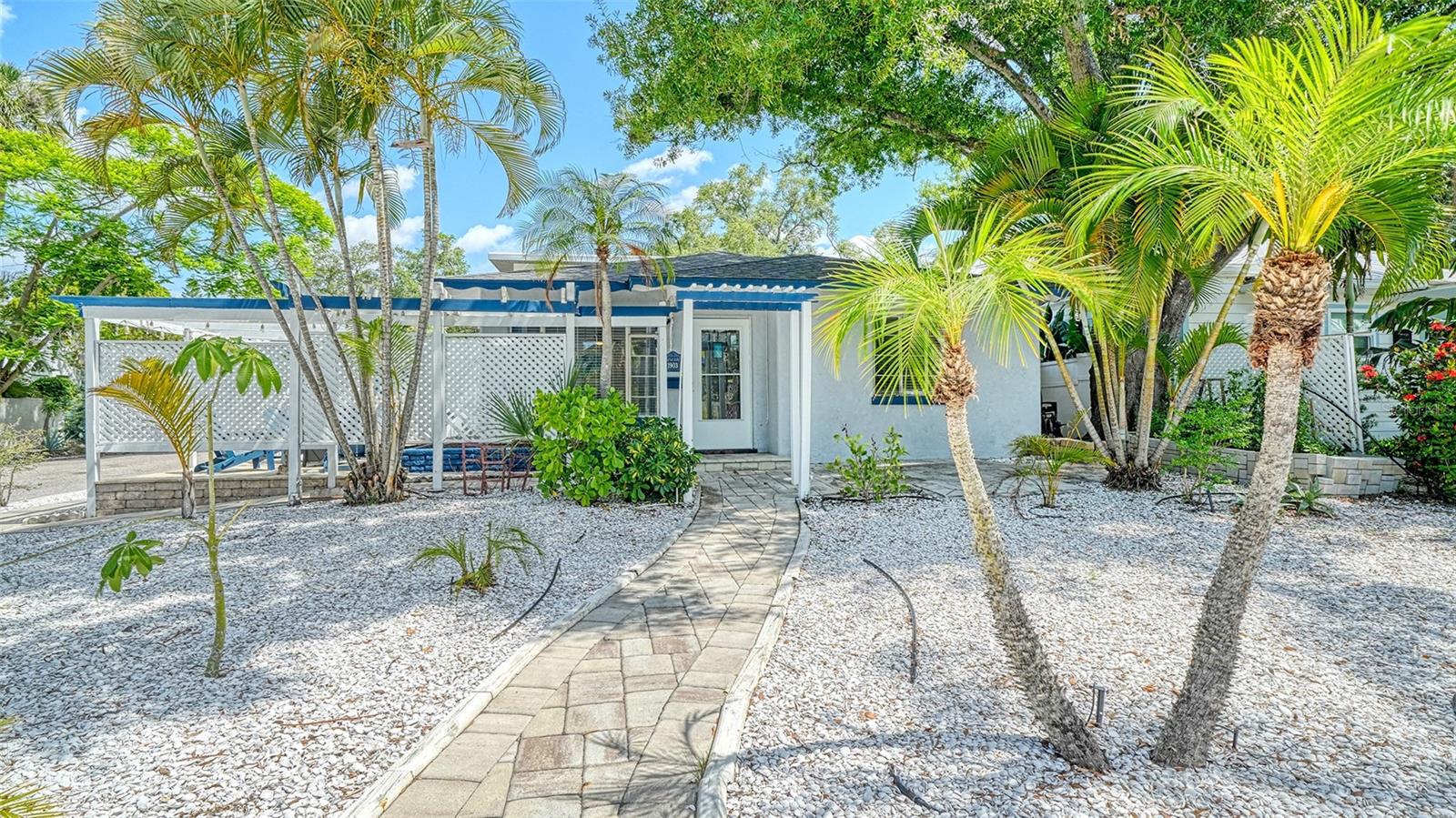 Photo of 1903 OAK STREET SARASOTA FL 34236