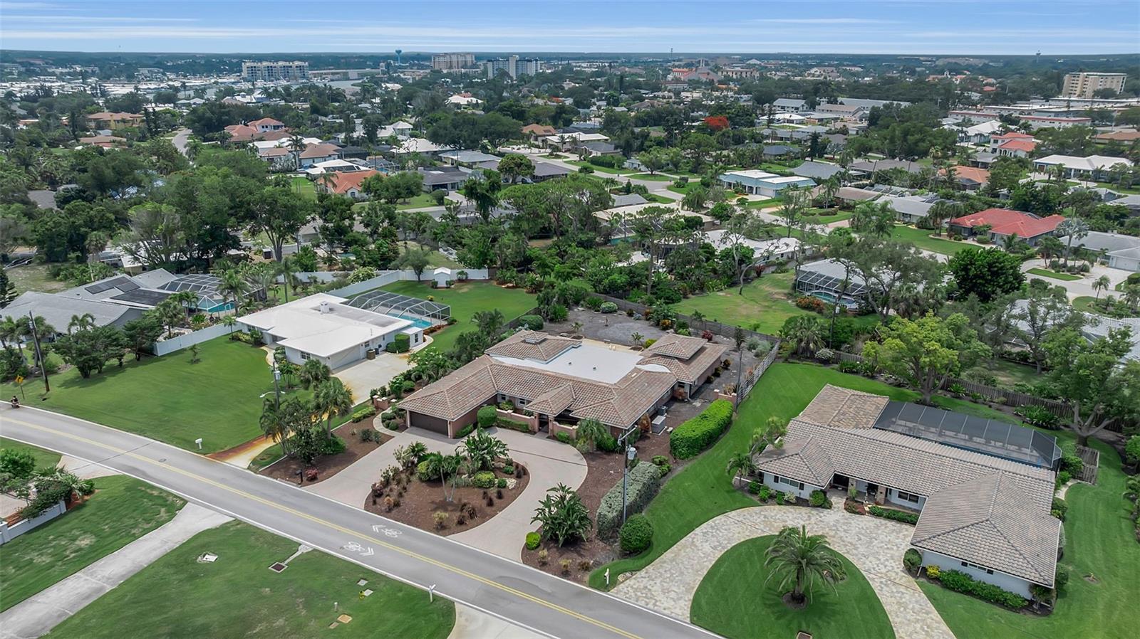 Photo of 609 LAGUNA DRIVE VENICE FL 34285