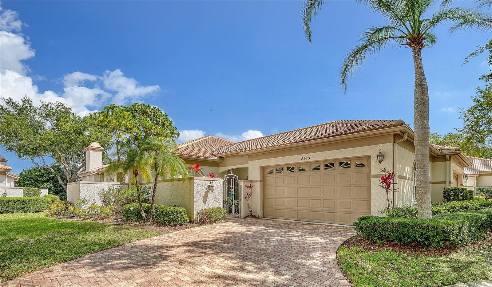 Photo of 3978 CHATSWORTH GREENE #35 SARASOTA FL 34235