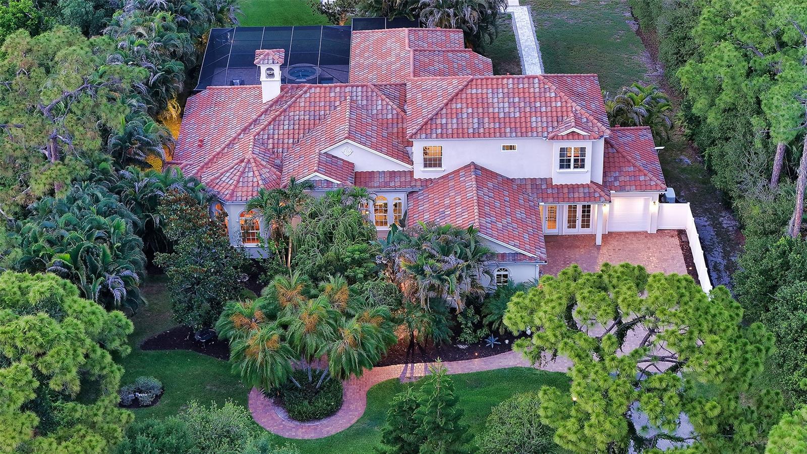 Photo of 4981 HUBNER CIRCLE SARASOTA FL 34241