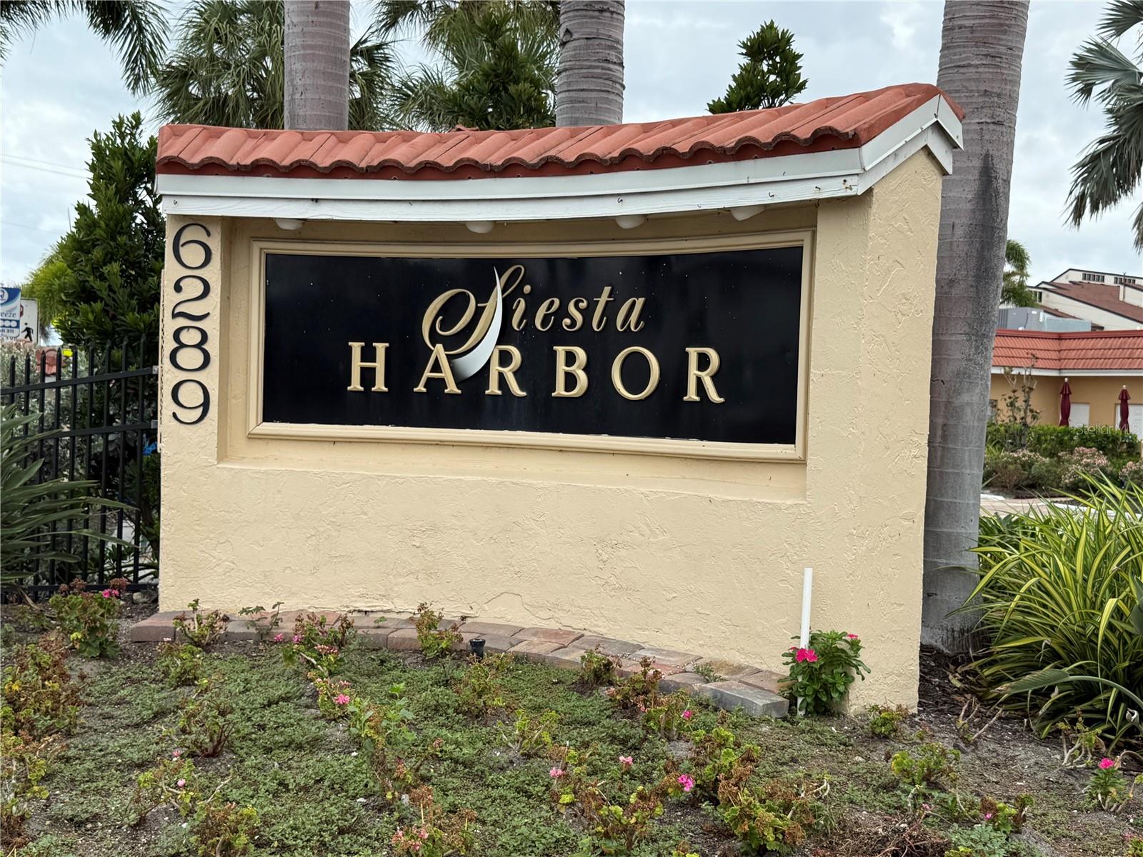Photo of 1250 N PORTOFINO DRIVE #202 SARASOTA FL 34242