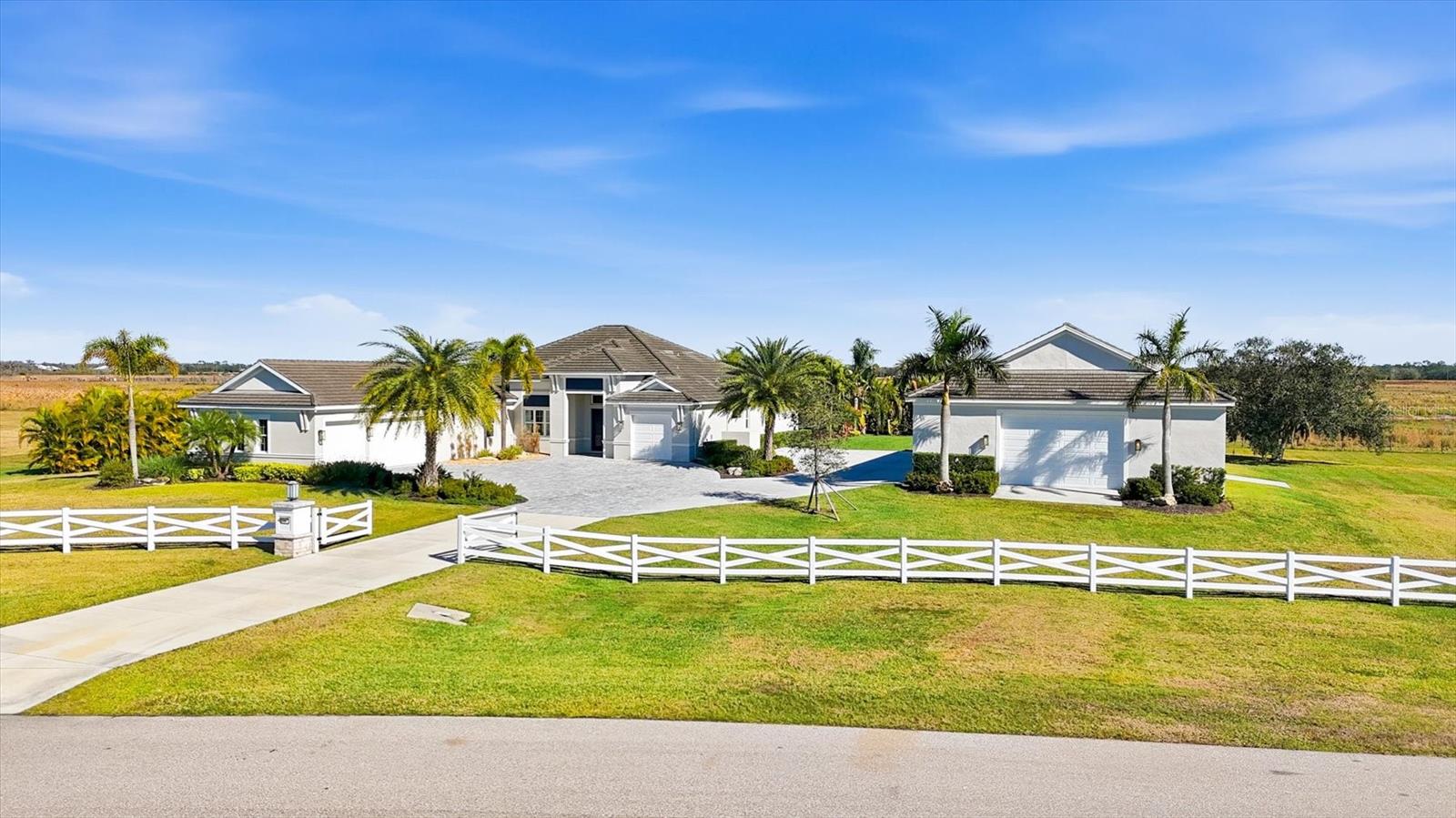 Photo of 3467 COMPOUND COURT SARASOTA FL 34240