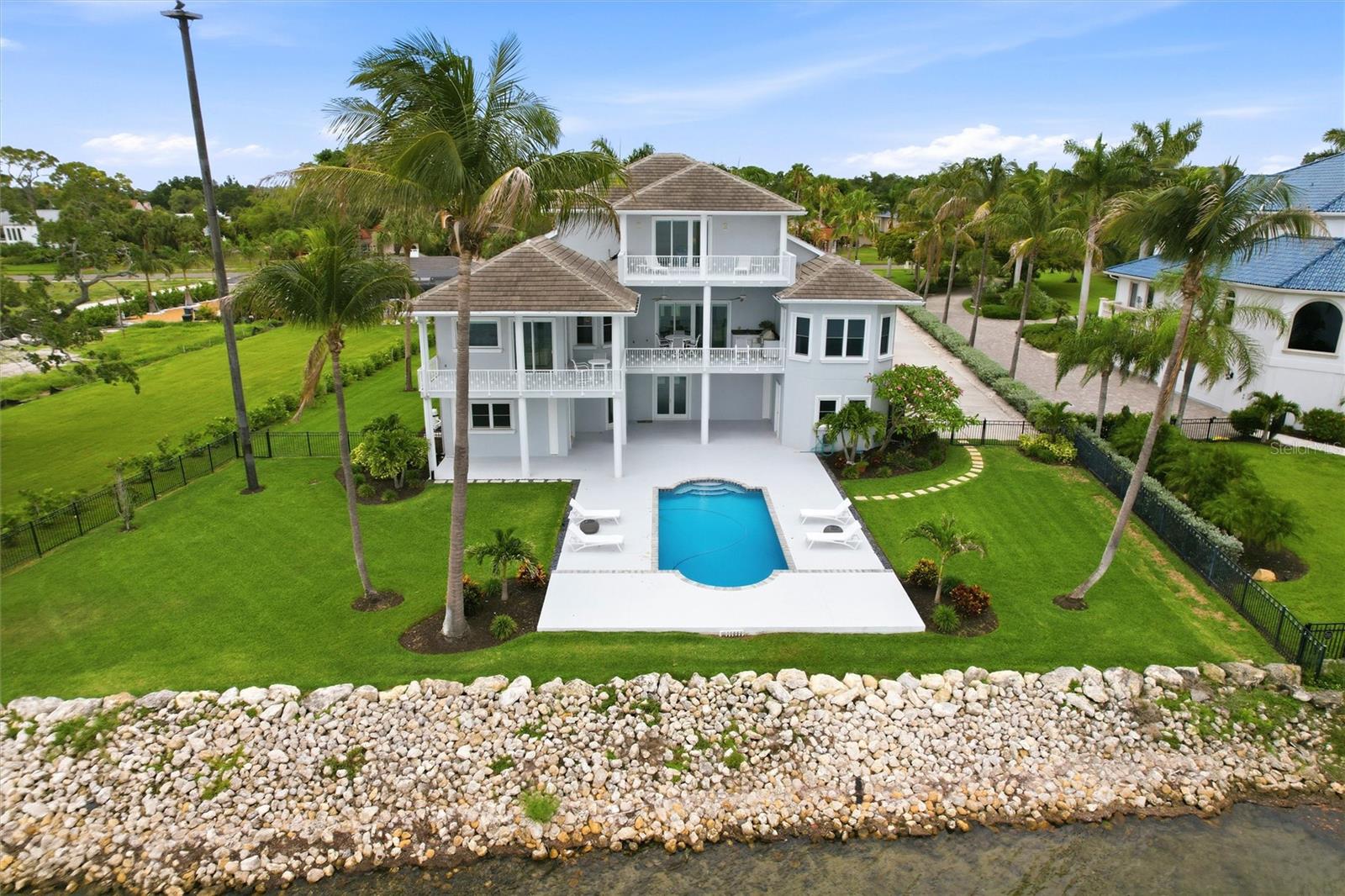 Photo of 7524 WESTMORELAND DRIVE SARASOTA FL 34243