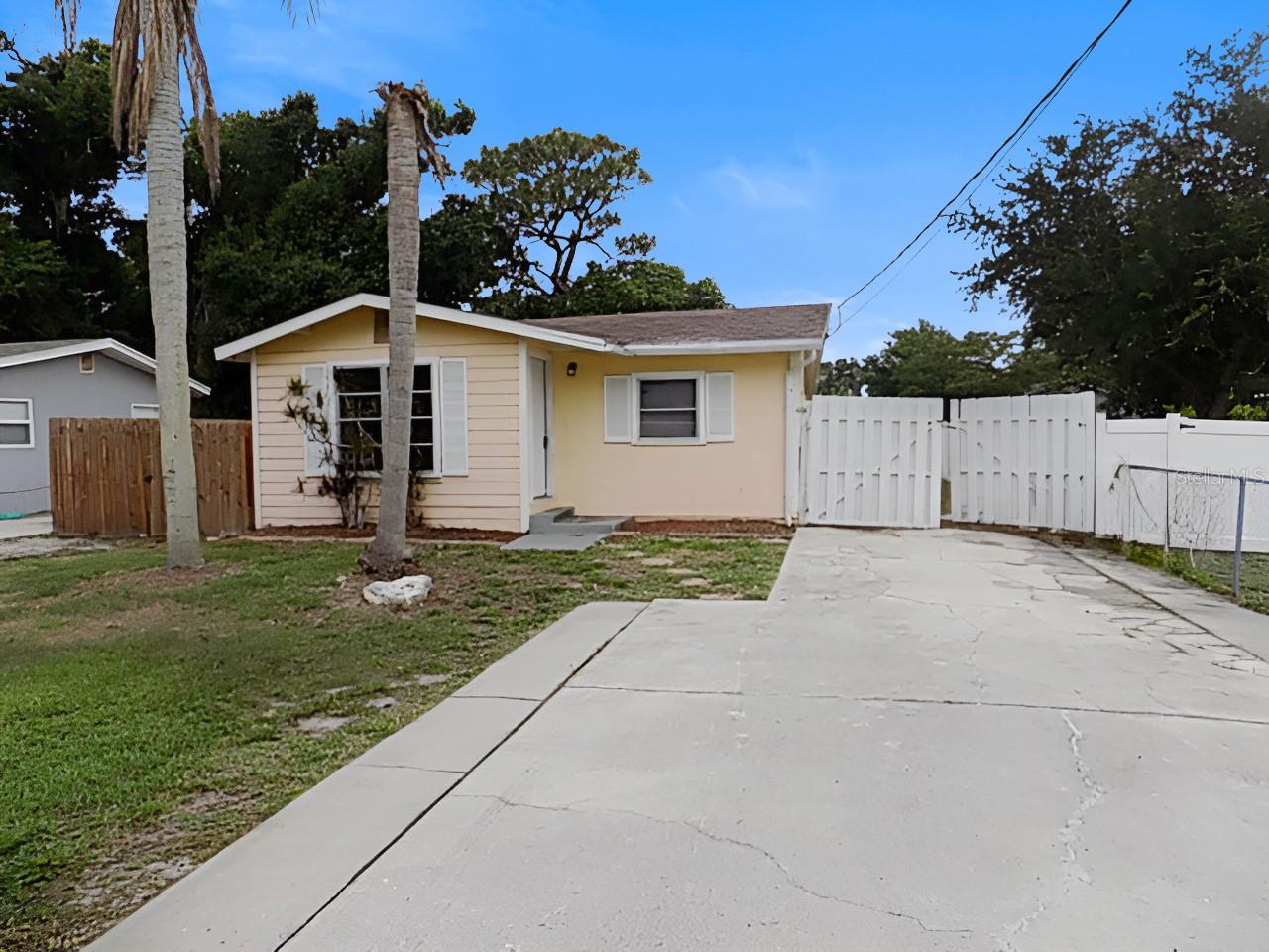 Photo of 4610 SLOAN AVENUE SARASOTA FL 34233