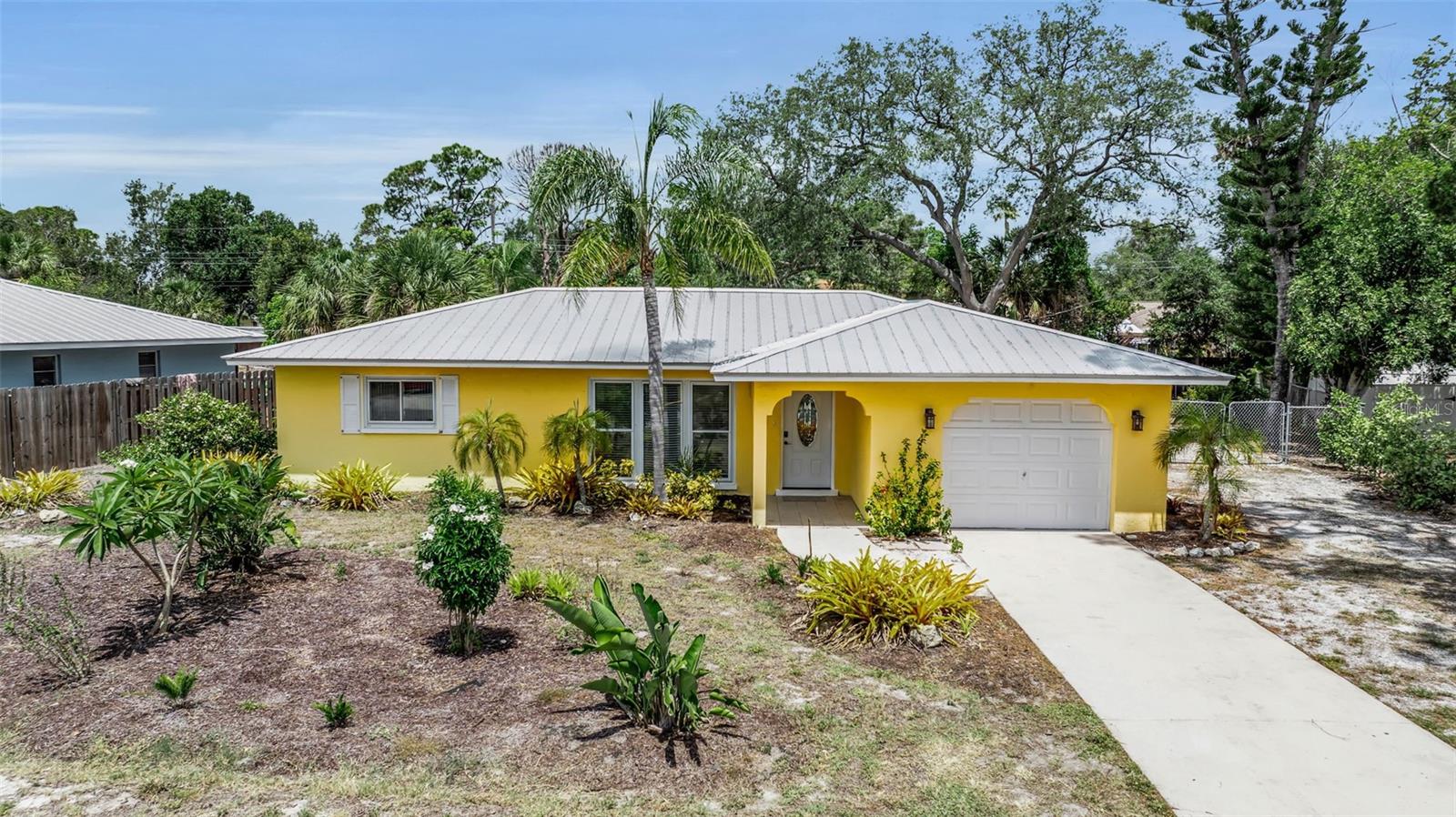 Photo of 355 MCARTHUR AVENUE SARASOTA FL 34243