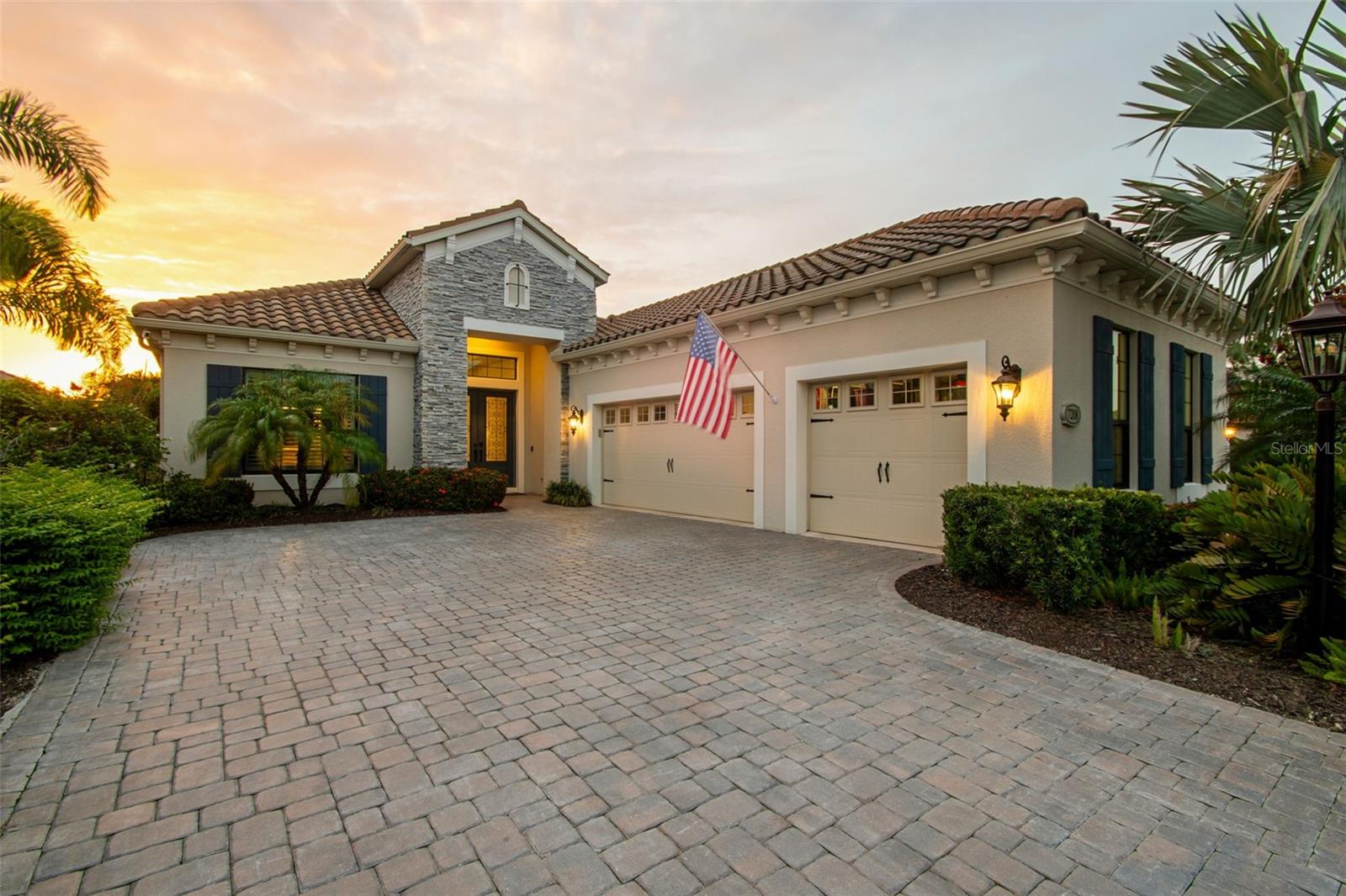 Photo of 7208 WHITTLEBURY TRAIL BRADENTON FL 34202
