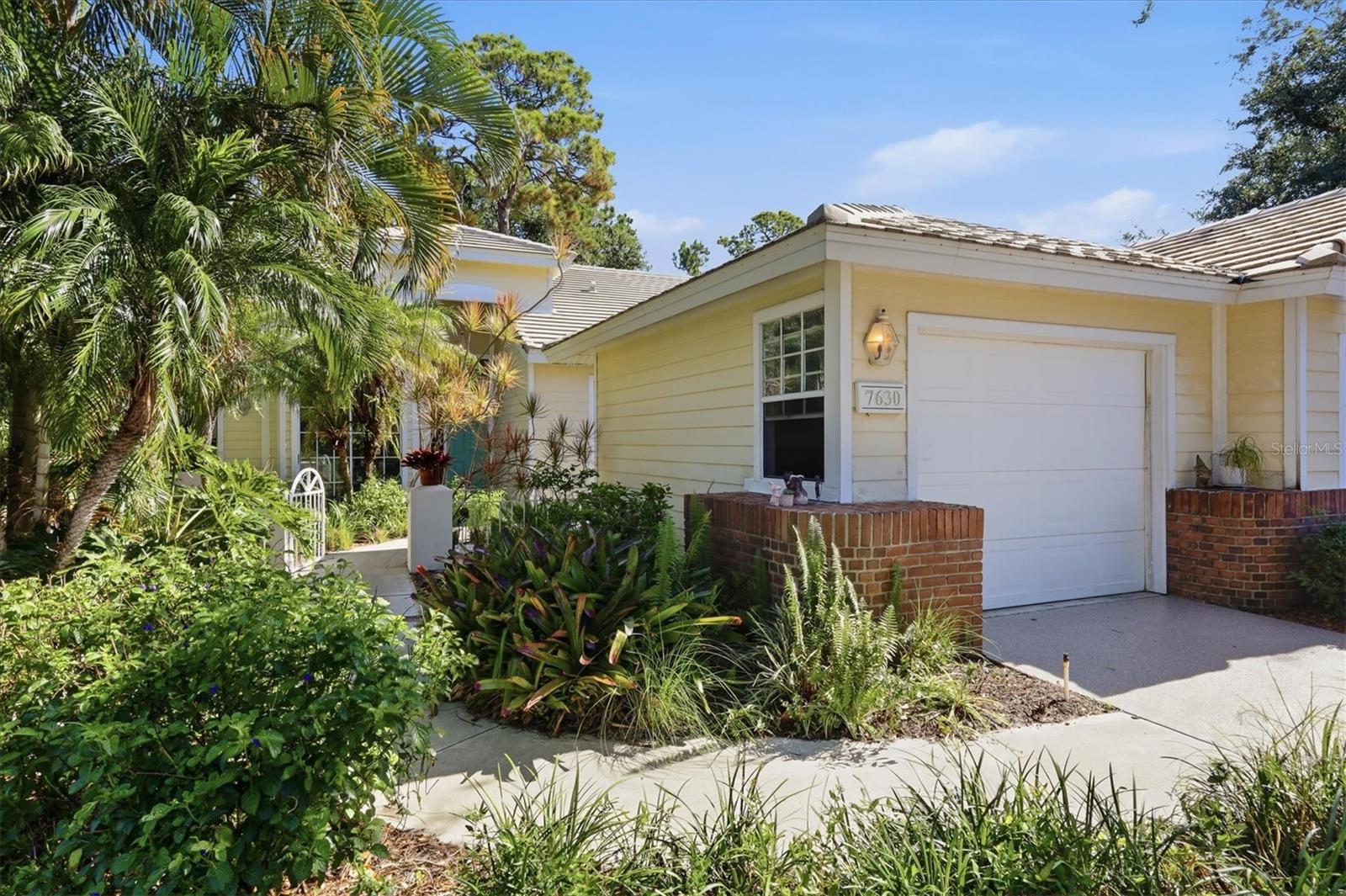 Photo of 7630 WHITEBRIDGE GLEN UNIVERSITY PARK FL 34201