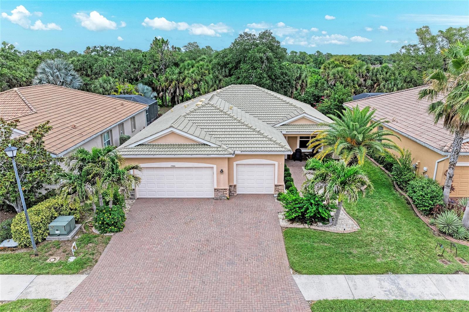 Photo of 1986 MESIC HAMMOCK WAY VENICE FL 34292