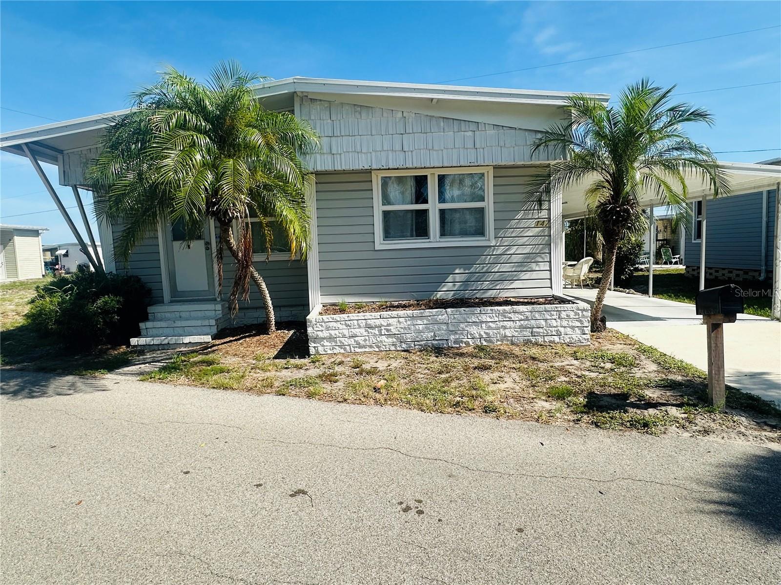 Photo of 147 MAUI DRIVE PALMETTO FL 34221
