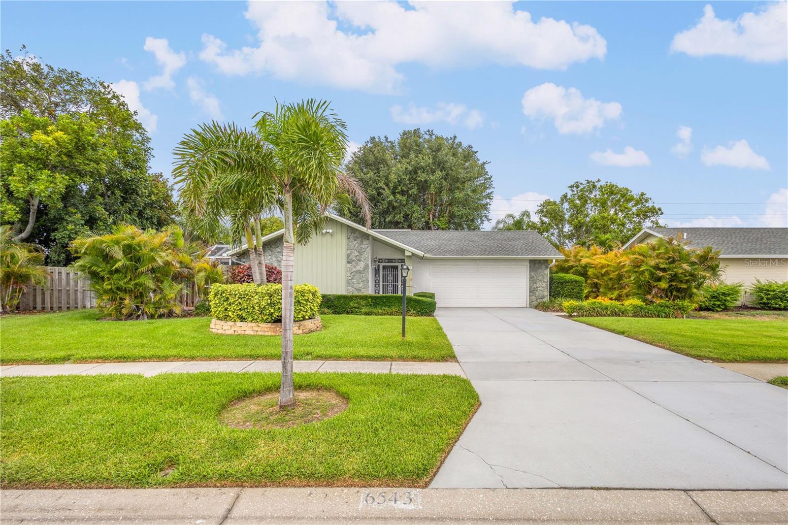 Photo of 6543 WATERFORD CIRCLE SARASOTA FL 34238