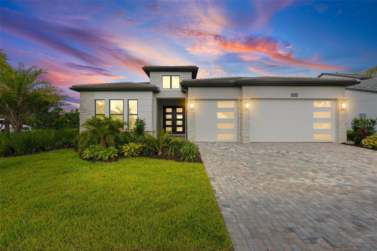 Photo of 2629 WATERFRONT CIRCLE SARASOTA FL 34240