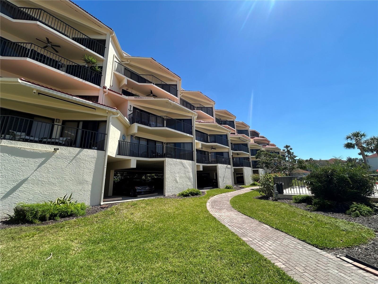 Photo of 204 3RD STREET #405 BRADENTON FL 34205