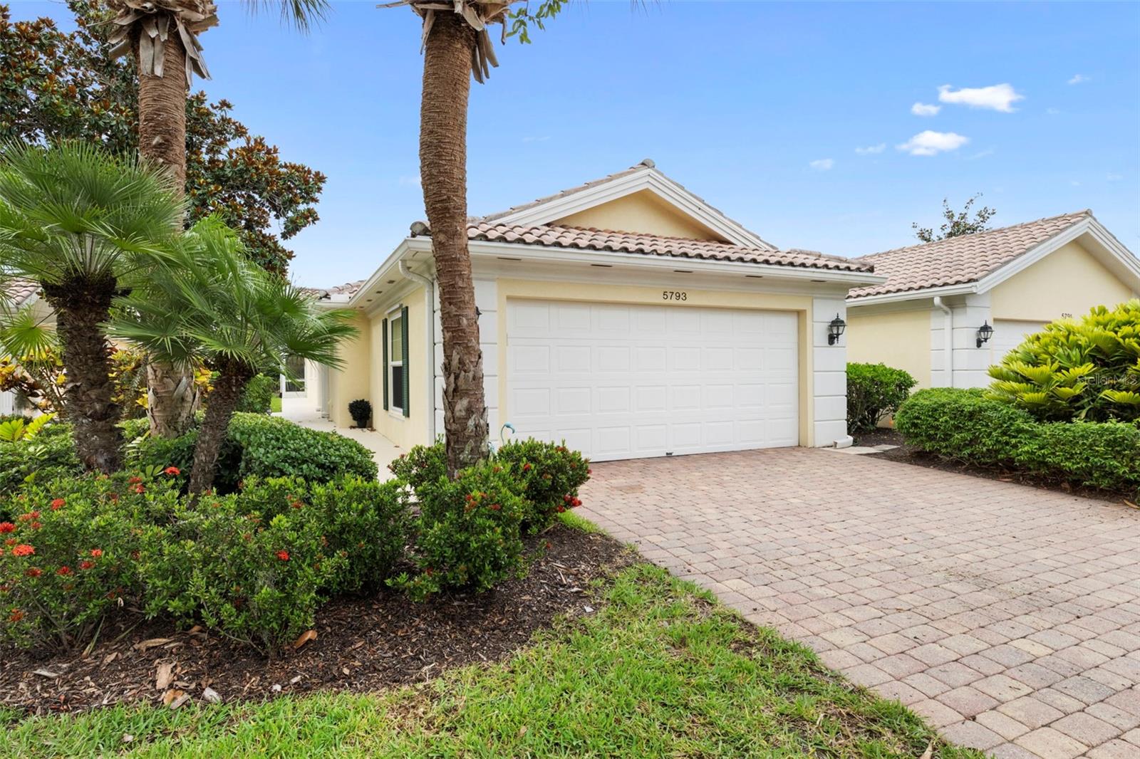 Photo of 5793 ITHACA WAY SARASOTA FL 34238