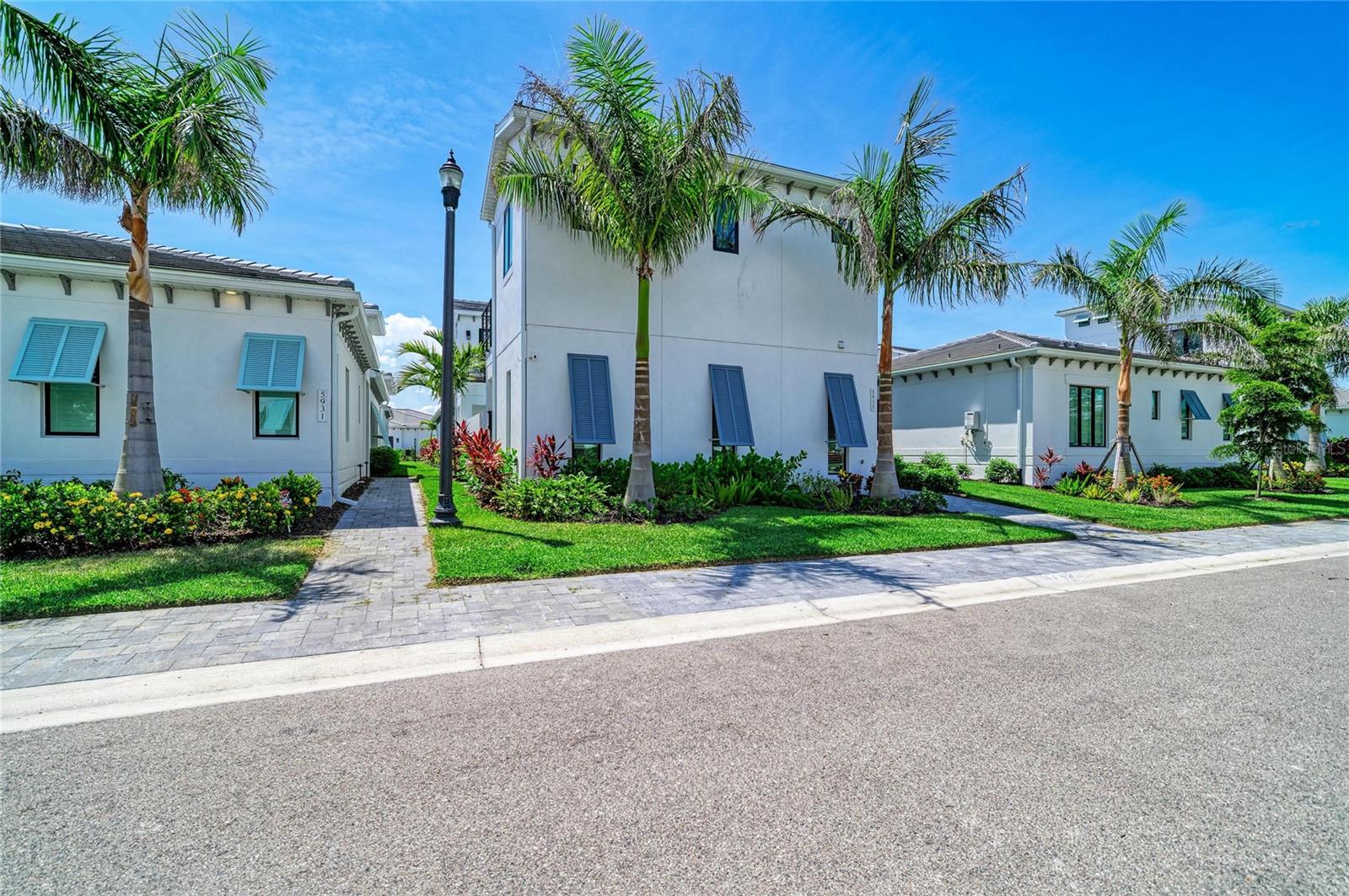 Photo of 5935 CAT CLAW LANE BRADENTON FL 34210