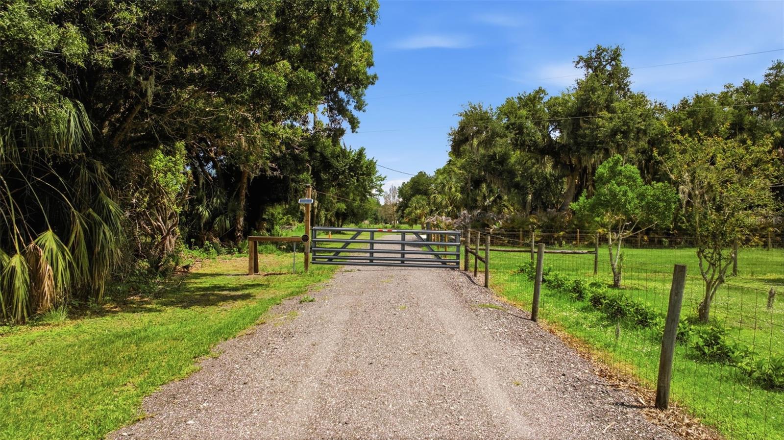 Photo of 8800 ERIE COURT PARRISH FL 34219