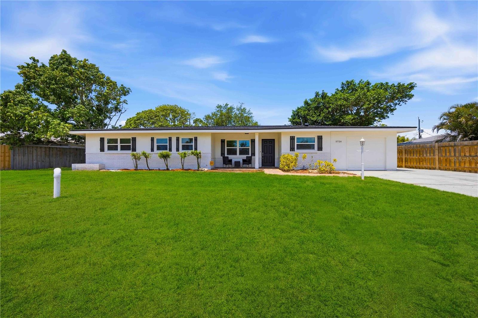 Photo of 5726 WANETA PLACE SARASOTA FL 34231