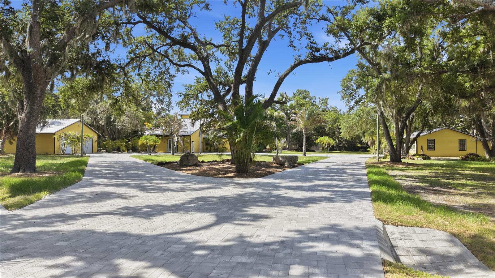 Photo of 3348 ALAMO LANE SARASOTA FL 34235