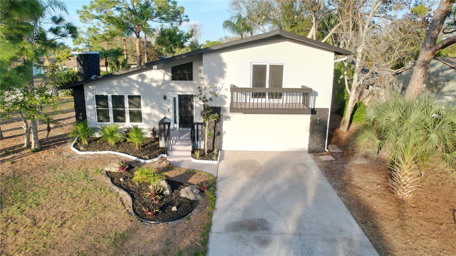 Photo of 5667 CREEKWOOD DRIVE SARASOTA FL 34233
